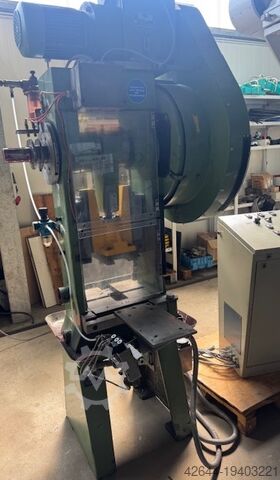 Автоматическая вырубная машина Moll EP 0