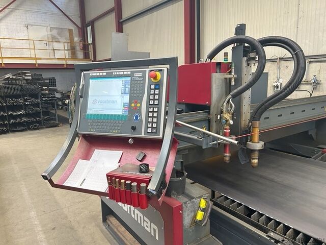 гильотинные ножницы VOORTMAN V302 CNC PLASMA MACHINE