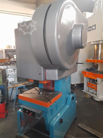 Эксцентрический пресс Smeral Trnava LEN-40 C