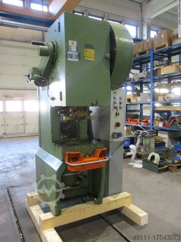 Эксцентриковый пресс - одиночная колонка STANKOIMPORT KD 2124K