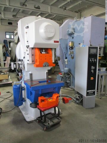 Эксцентриковый пресс - одиночная колонка HELMERDING ERVL 50 B