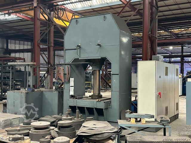 Отбортовочный станок GRAAF - HVP 300 Graaf HVP 300