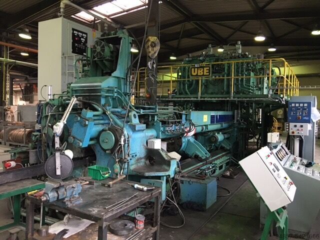 экструзионный пресс UBE 800 Ton