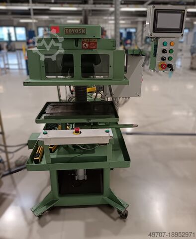 Многошпиндельный сверлильный станок TOYOSK 01C 550II-TMS