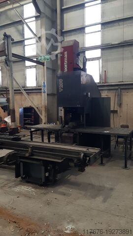 Сверлильный станок с ЧПУ VOORTMAN V200