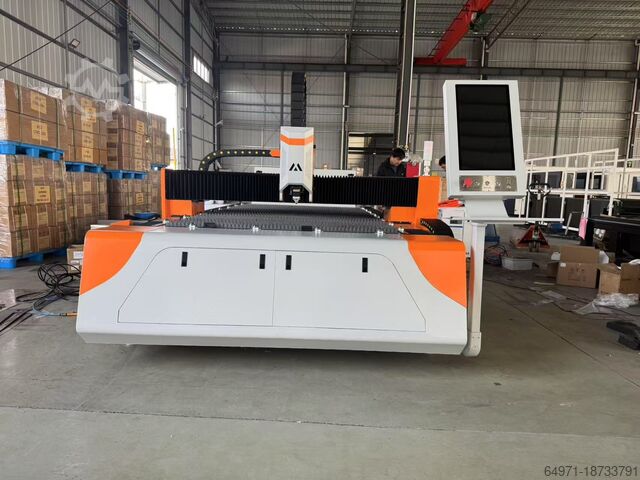 машина точечной сварки METFORMER ELM3015 Fiber 1,5kw