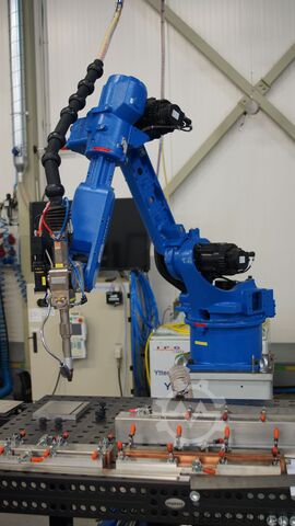 Роботизированная система лазерной сварки YASKAWA  / MOTOMAN MH6/ IPG YLS-1000 LASER WELDING