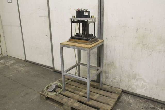 Перфоратор Schüco Pneumatik-Presse 293 885