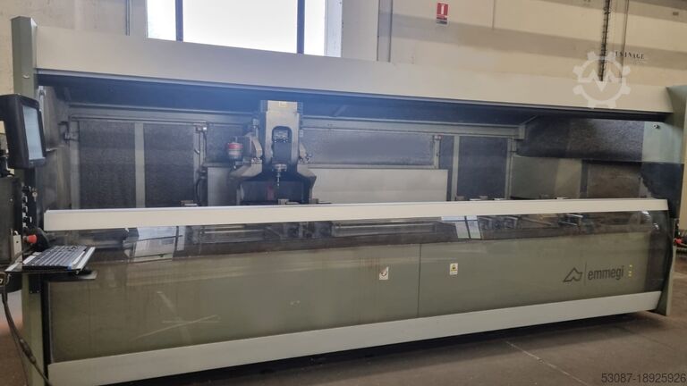 4-х осевой обрабатывающий центр Emmegi Comet T4