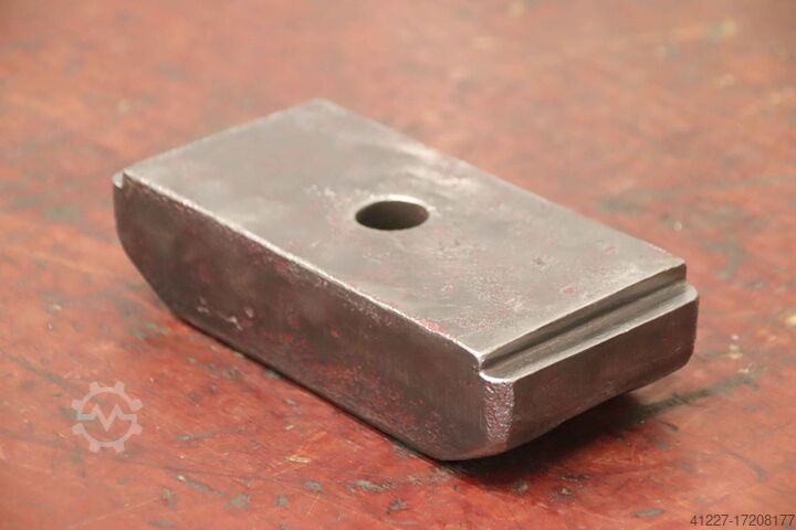 Нижний ободок unbekannt Spannbreite 166 mm
