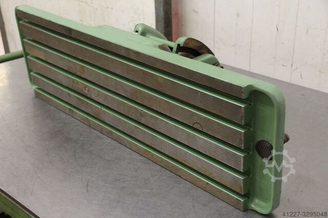 Зажимная скоба вращающаяся, поворотная, наклонная unbekannt 700 x 235 mm