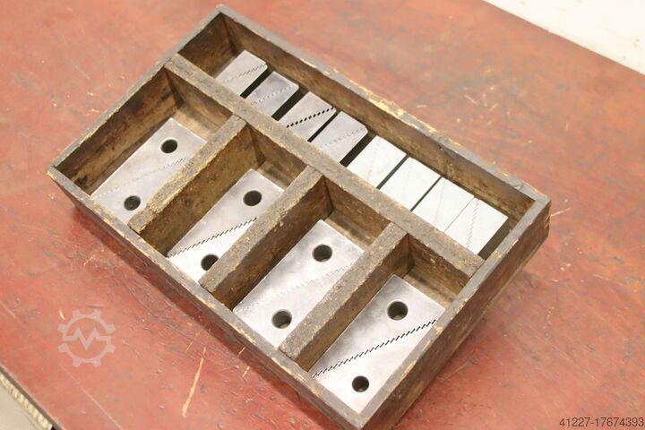 Универсальный набор зажимных колодок в деревянной коробке unbekannt Breite 30 mm