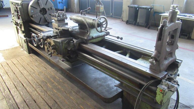 Токарно-центровой станок и токарный станок с подающим шпинделем NILES-ZERBST DLZ 630III