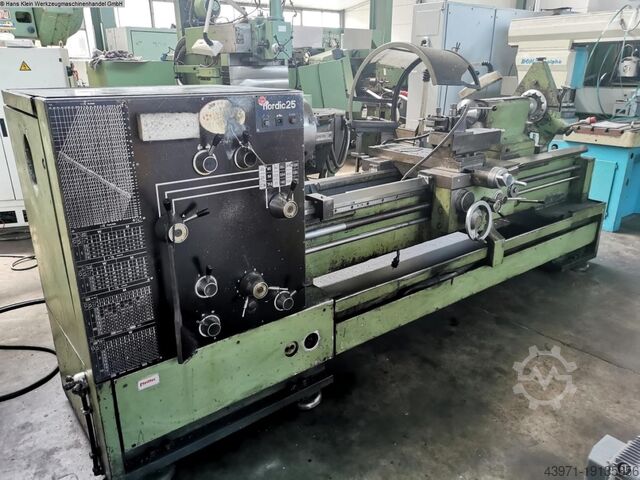 Токарно-центровой станок и токарный станок с подающим шпинделем MONDIALE NORDIC 25