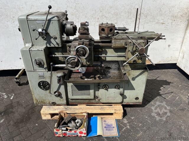 Токарно-револьверный станок HCP Cegielski RV32