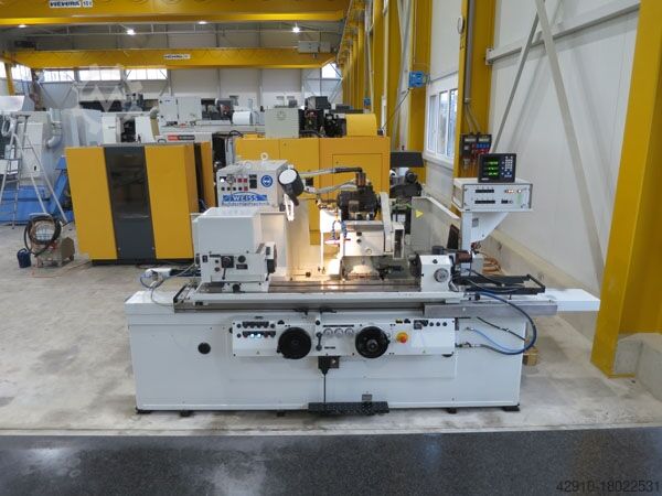 Универсальный круглошлифовальный станок WEISS W11