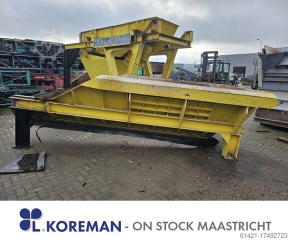 Бункер Hazemag с вибрационным желобом  