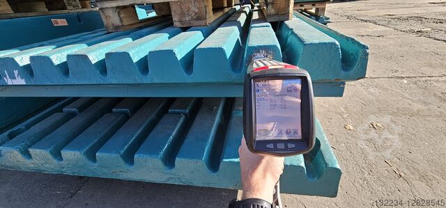 Челюстные плиты Metso LT120 C120 Metso MM0521203 MM0521201