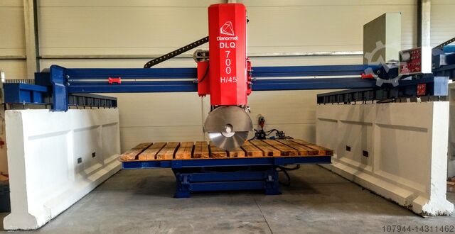 Циркулярная пила по камню с наклоном 45 градусов Dianormet DLQ-700H45