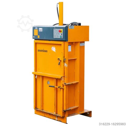 Пресс-подборщик BRAMIDAN B3 - б/у Bramidan B3