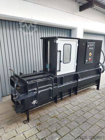 Пресс-подборщик BIG Bad Tölz 