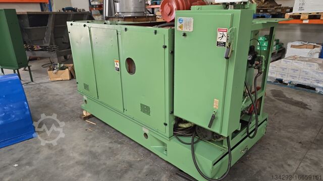 винтовая производственная машина National Machinery 61MS