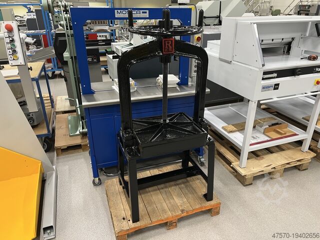 Переплетный винтовой пресс Bookbinding screw press 50×40 on a base