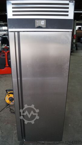 Холодильник из нержавеющей стали GGM Gastro KF700ND-EF