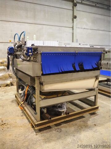 Щеточная машина с 18 щетками Maf Roda Agrobotic CEP. 18B1500-TDDI