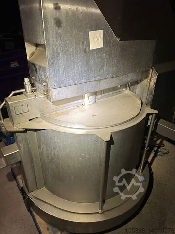 Большая лопатка для салата Feltracon 80 D