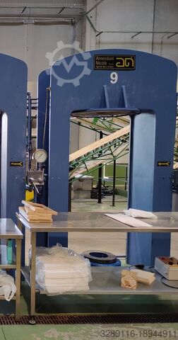 Традиционный набор для отжима оливок AMENDUNI NICOLA 