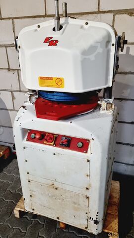 Машина для деления и формовки теста Erika Record Record Automat