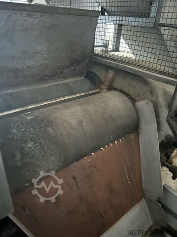 Машина для очистки и дробления миндаля Battagion Three rolls refiner