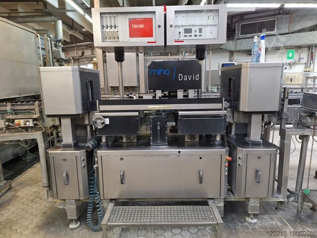 Михо Инспектор пустых бутылок Дэвид ЭБИ (Инспекция пустых бутылок) (2004) Miho EBI (Leerflascheninspektion)