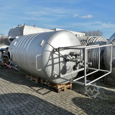 Напорный бак объемом 15000 литров с возможностью нагрева/охлаждения из V2A  