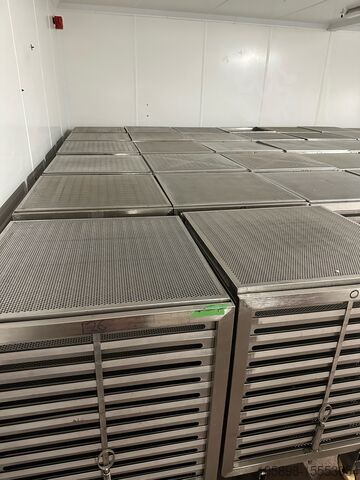 Тележки и поддоны для реторт диаметром 1300 мм Steriflow Retort trolleys and trays