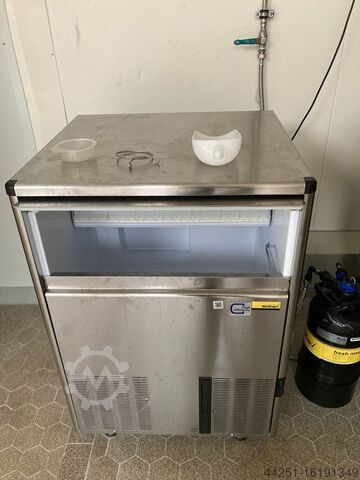 Машина для производства кубиков льда Nordcap SDE 100 l