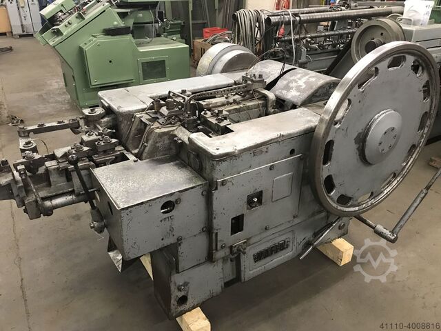 Машина для нанесения двойного удара по ногтям WAFIOS DS 80