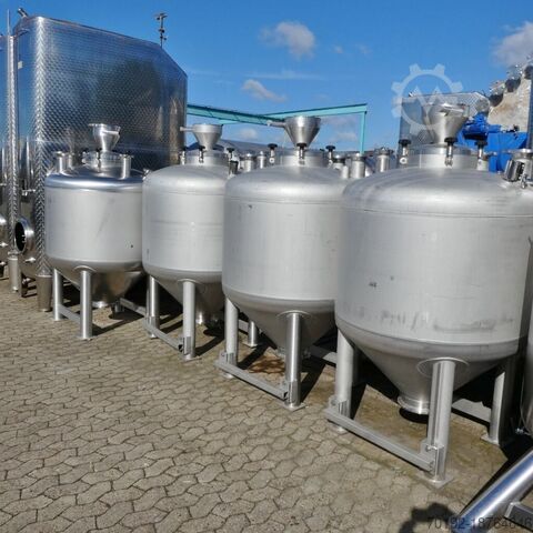 Напорный бак объемом 1235 литров из V2A  