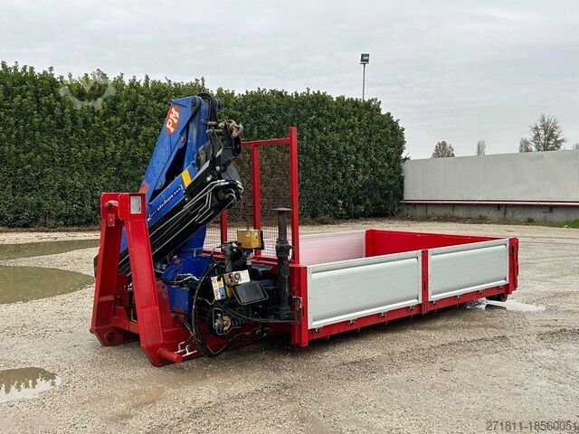 Контейнер с крюковым захватом  CONTAINER SCARRABILE NUOVO A PIANALE CON GRU