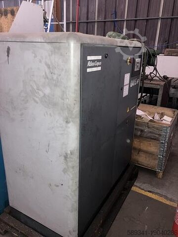 Маслозаполненный винтовой компрессор со встроенным осушителем хладагента ATLAS COPCO GA15 FF ATLAS COPCO GA15 FF