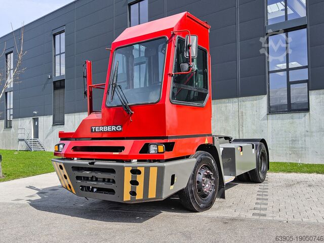 Трактор Terberg YT 220