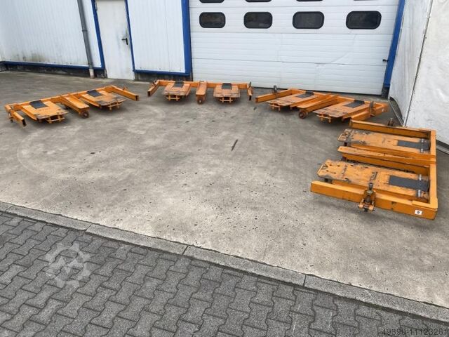 Поезд-буксир с 4 маршрутными тележками Liftrunner STILL; транспортная тележка, платформенная тележка STILL 4x LIFTRUNNER E-Gestell