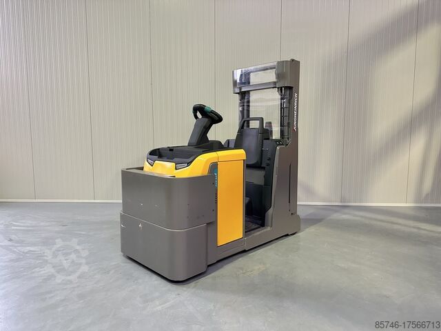 ECG 214 - ( 4.5T ) * Тягач / Штабелер JUNGHEINRICH ECG 214 - ( 4.5 T ) * Trekker / Stapelaar