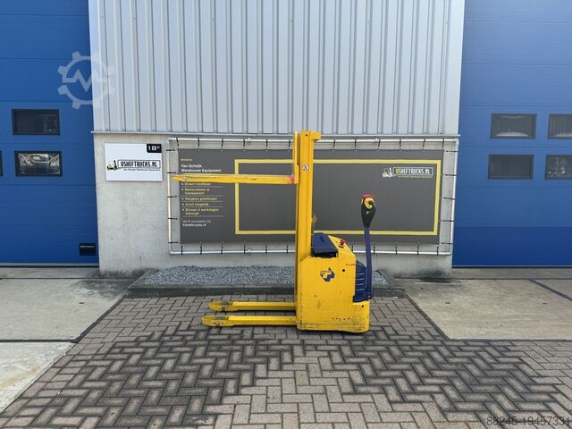 VS-21780 Электрический компактный штабелер Stocklin 2800 мм Freelift STOCKLIN EDS1000