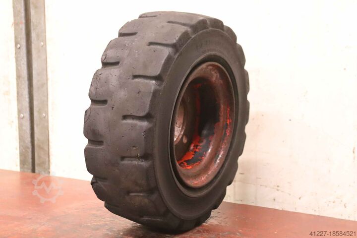 Шины из твердой резины Bergougnan 18x7-8  RIM 4.33 R-8