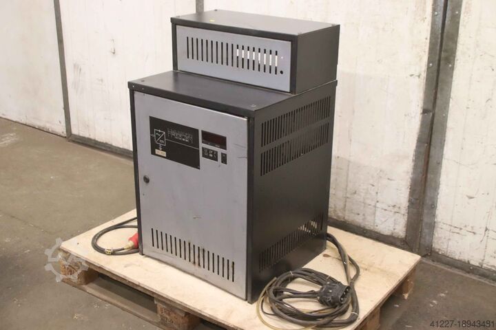 Зарядное устройство для погрузчиков 24 В/200 А Varta D 24/200 MULTI WF200