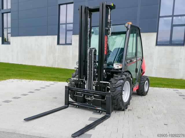 Вездеходный вилочный погрузчик Manitou MC 25-4