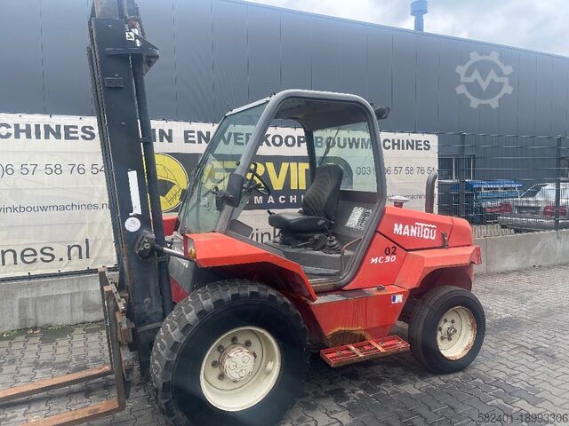 Вездеходный вилочный погрузчик Manitou MC 30