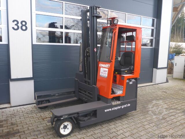 Четырехсторонний боковой загрузчик Combilift C3000